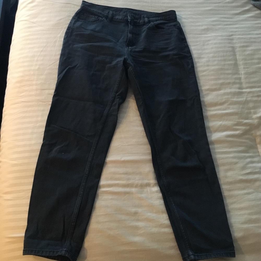 BDG Mom High Rise Jeans, size 28.